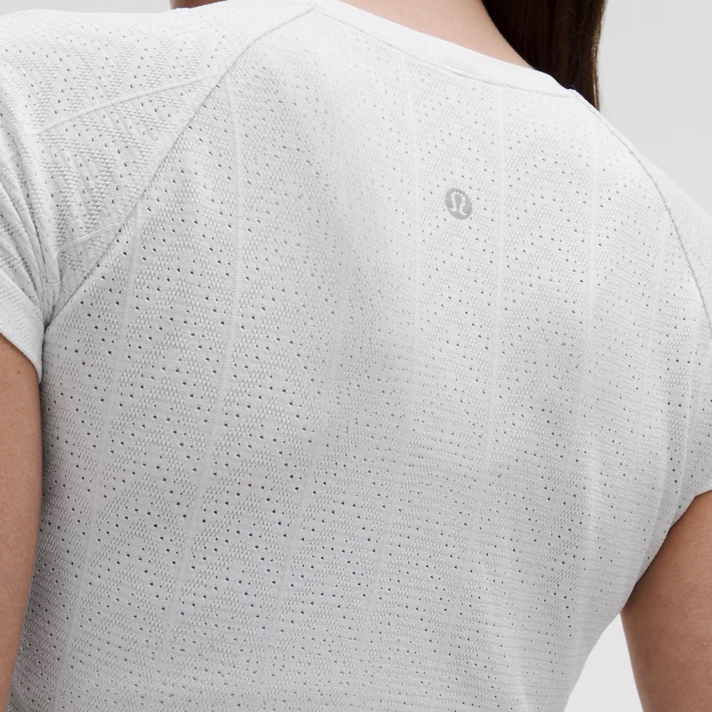 Lululemon Swiftly Pointelle Cropped Short Sleeve White | NWT | Size 6 - Picture 3 of 8